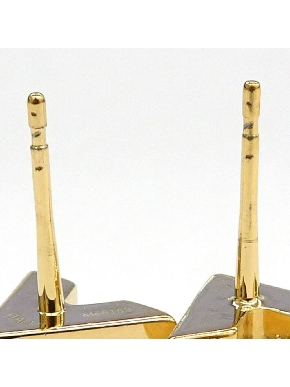 Louis Vuitton Earrings Essential V Metal GP Gold GD Accessories - Picture 7 of 10